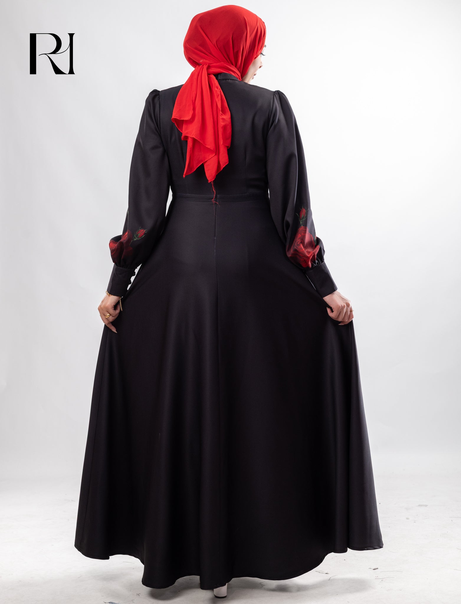 Layla Rose Soft Crepe Maxi Dress – Black Red Rose
