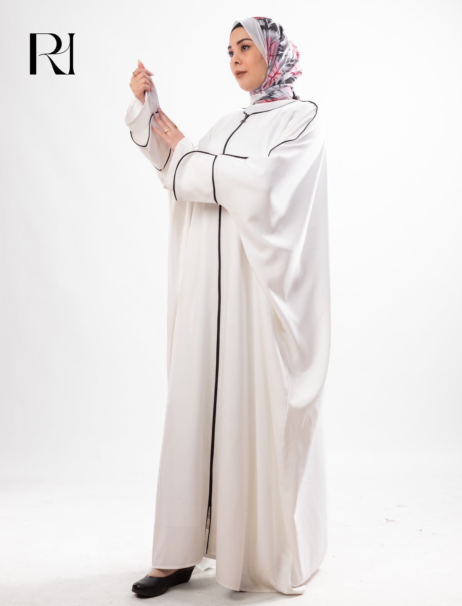 Layal Noir Soft Crepe Abaya - Off White
