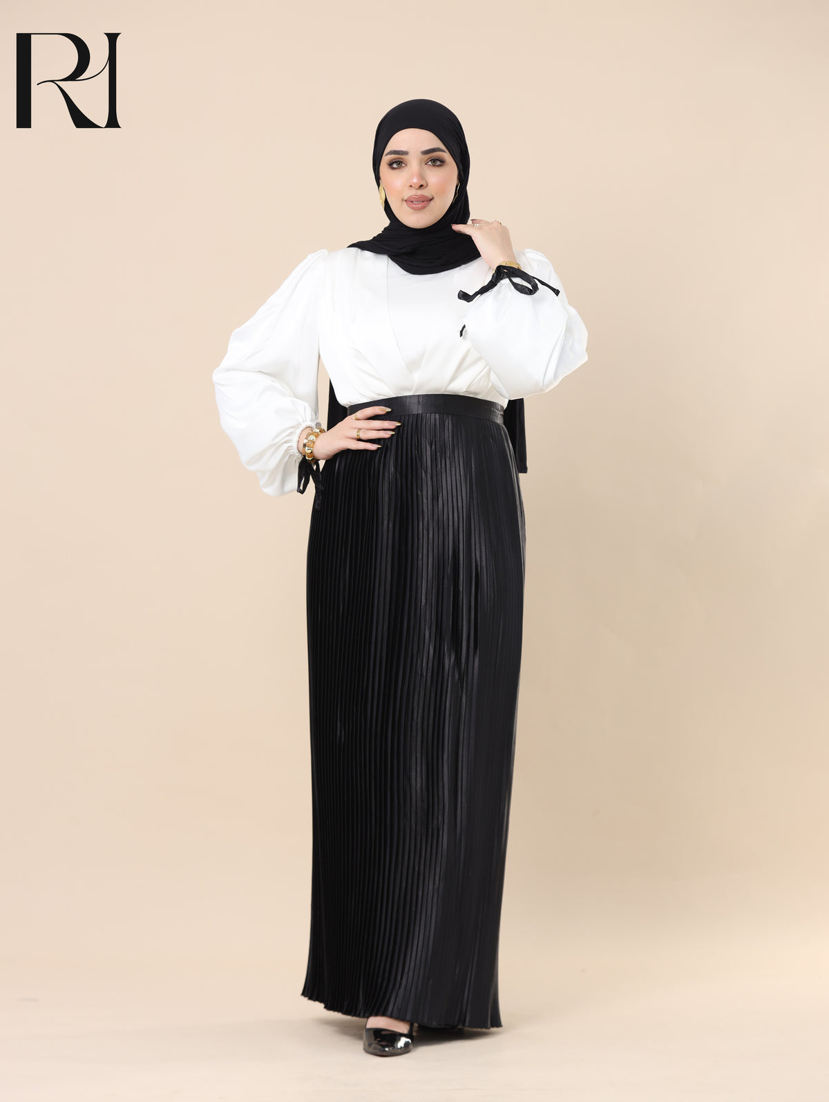 SALMA MONOCHROME SATIN PLEATED MAXI DRESS - IVORY & BLACK