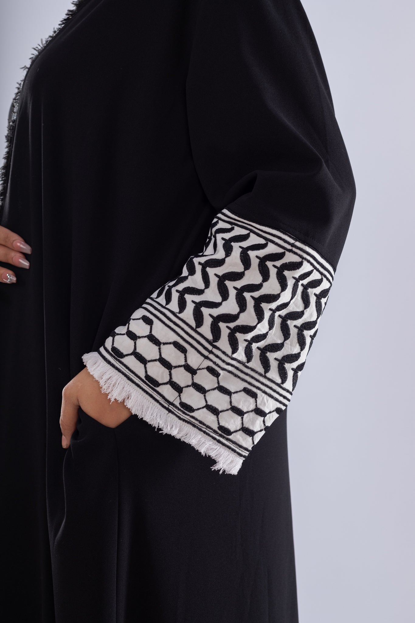 Black Keffiyeh Inspired Abaya Elegant Modest Wear - Ruehaya