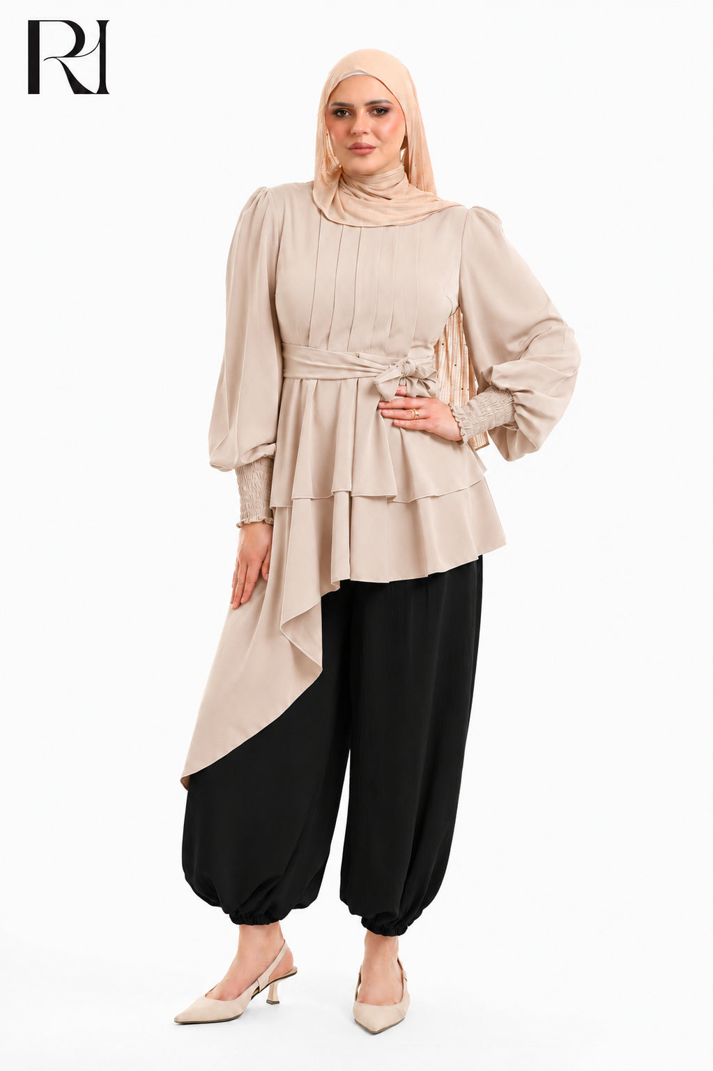Mila Lightweight Silk Gathered Trousers - Black