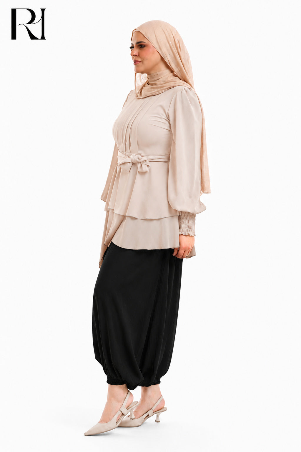Mila Lightweight Silk Gathered Trousers - Black