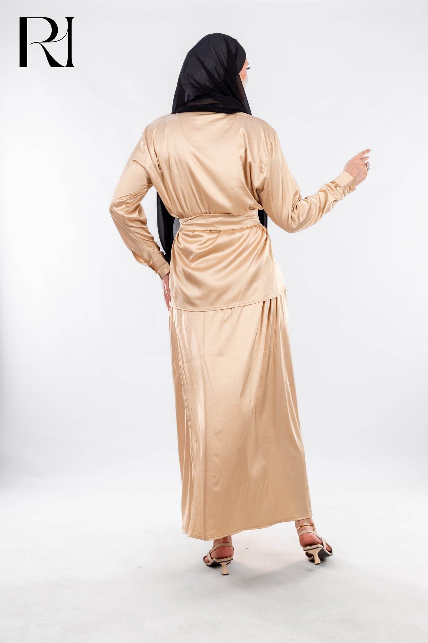 Desert Gold, Effortless Radiance - Ruehaya