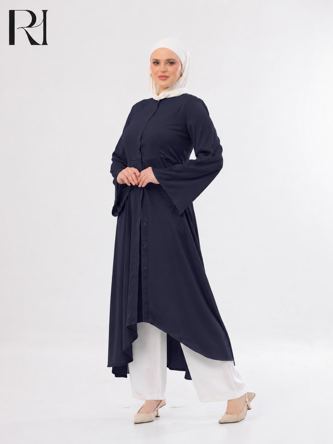 Rahaf Soft Lightweight Silk Two-Piece Set – Navy & White