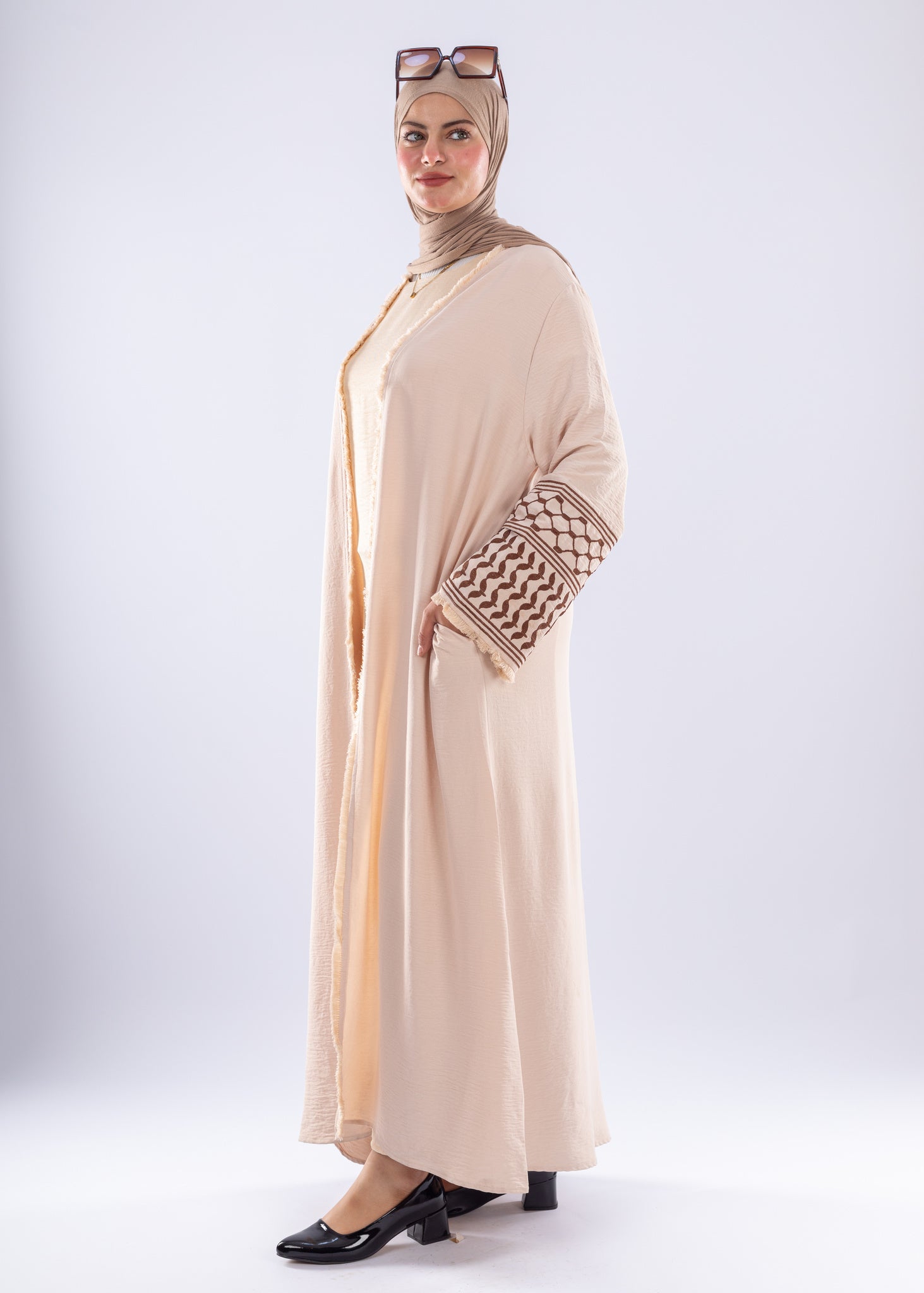 Elegant Beige Keffiyeh Inspired Abaya Modest Fashion - Ruehaya