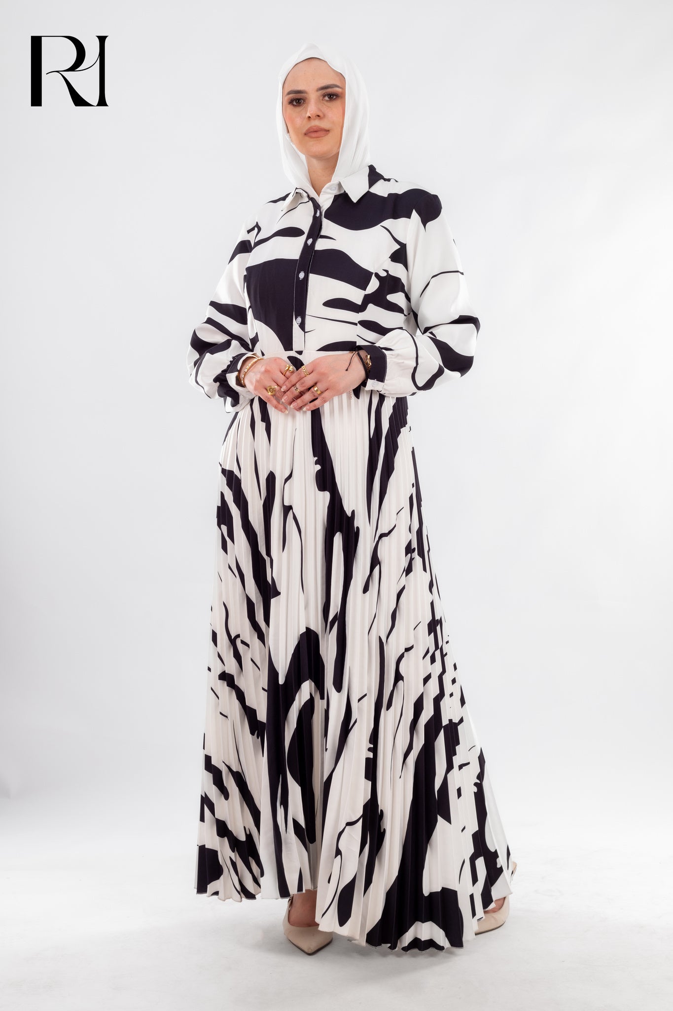 Elegant Black & White Brushstroke Pleated Maxi Dress Modest Art Inspired Style - Ruehaya