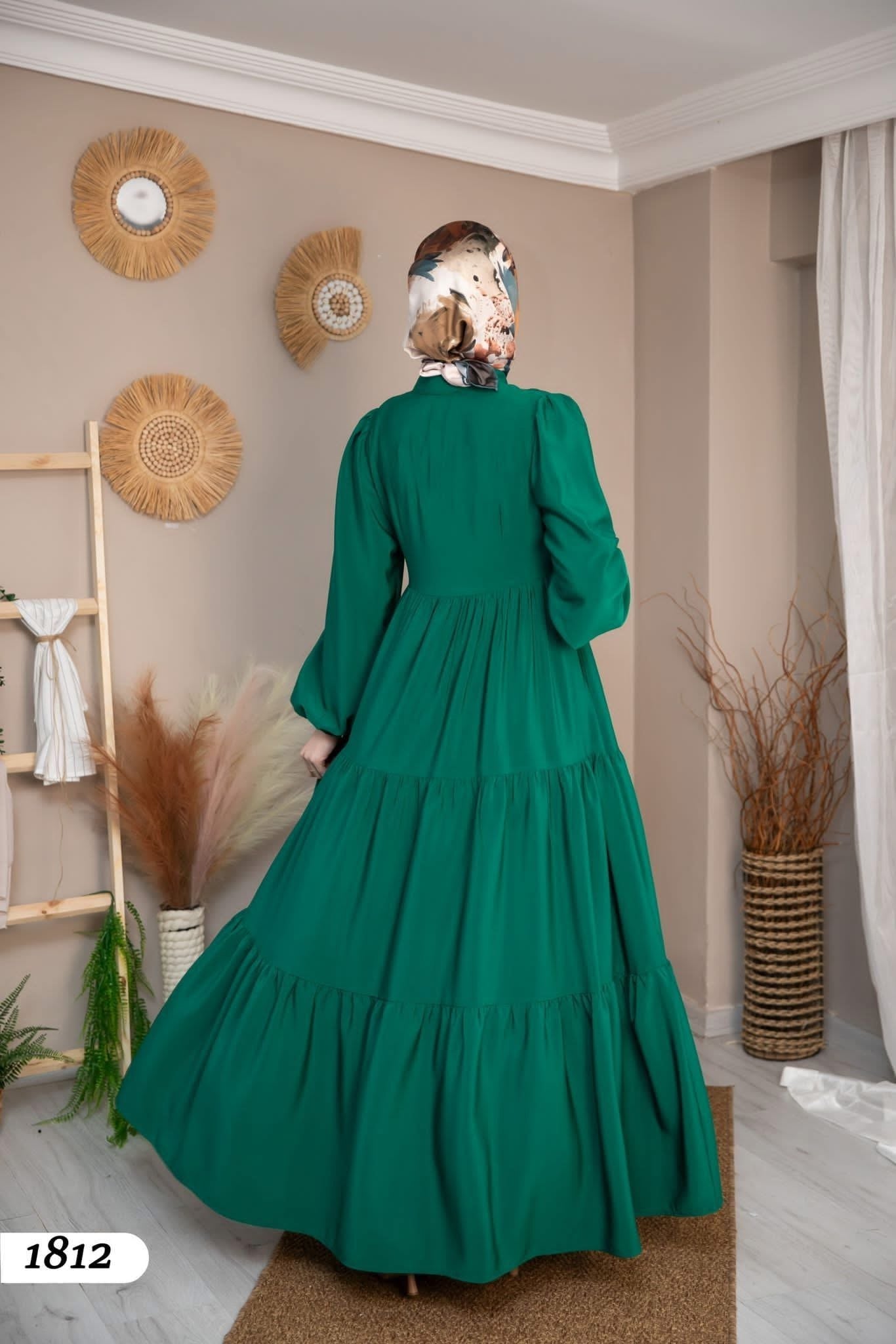Emerald Tiered Maxi Dress Flowing Elegance for Every Occasion - Ruehaya