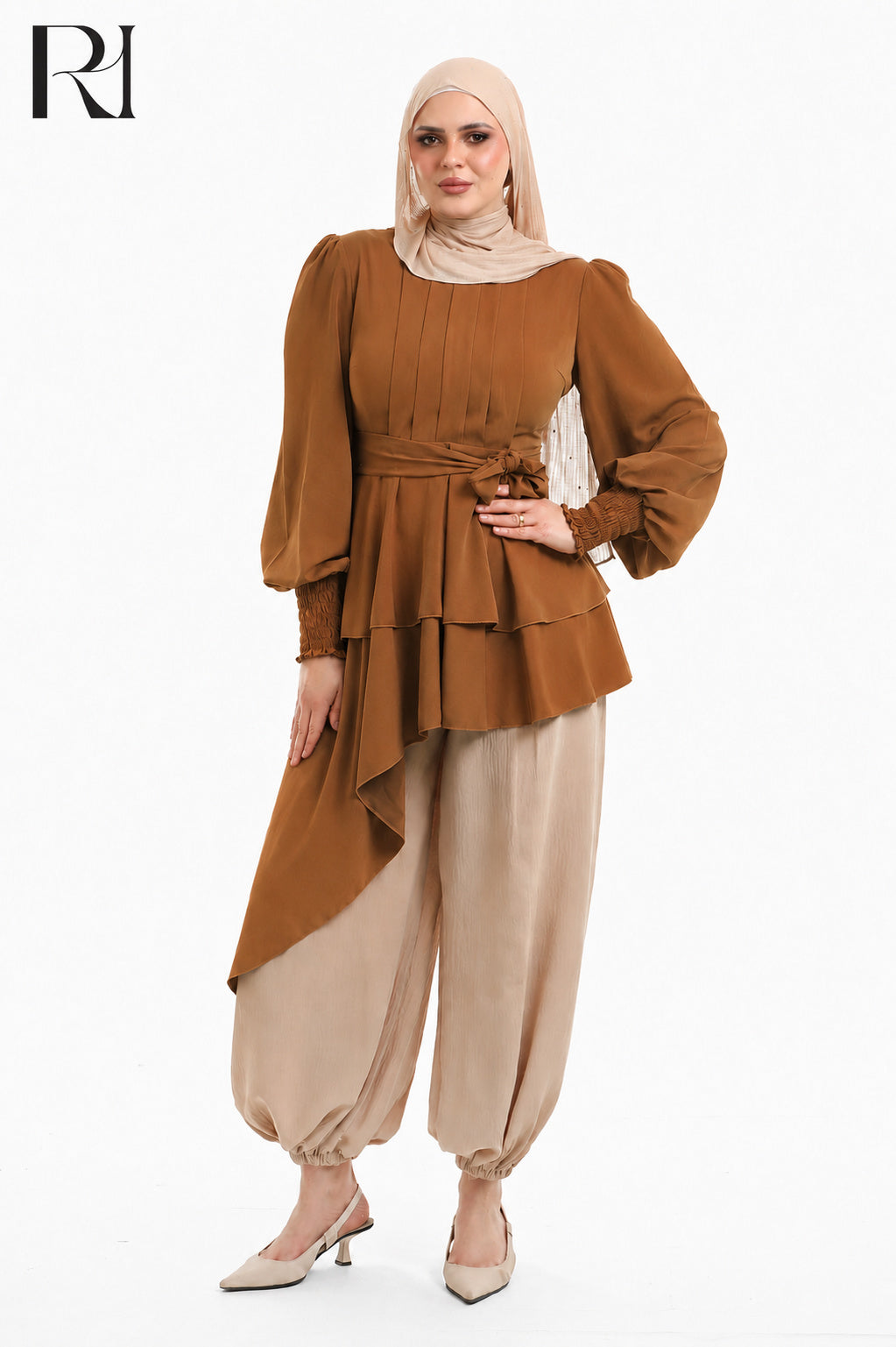 Mila Lightweight Silk Gathered Trousers - Beige