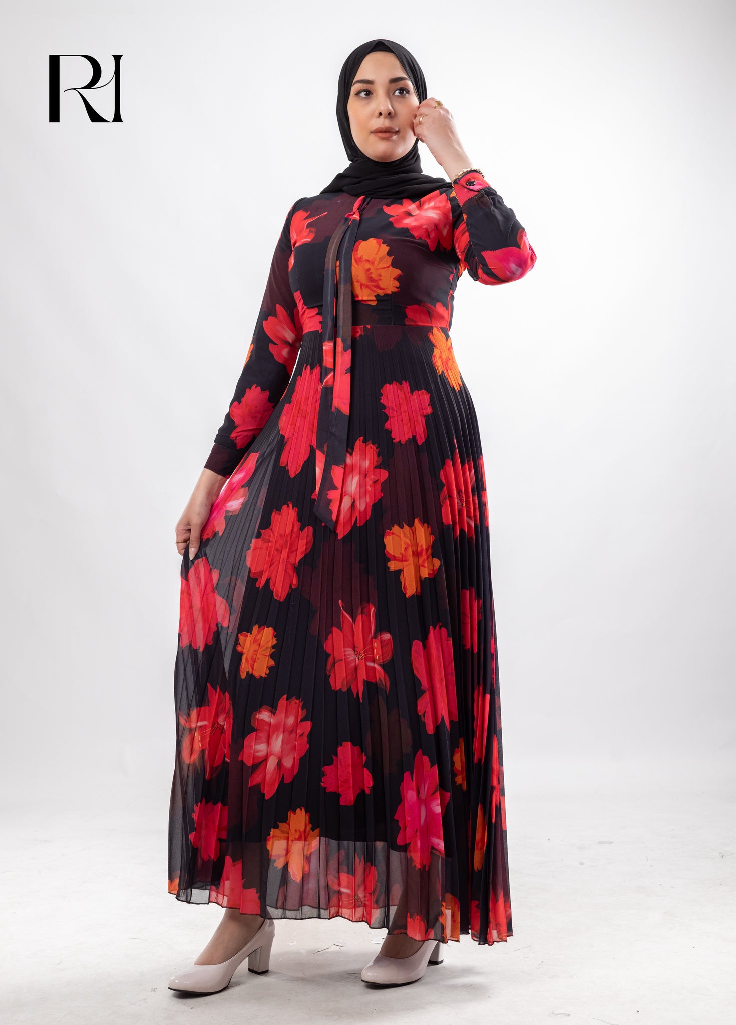 Noura Bloom Chiffon Maxi Dress – Black Floral