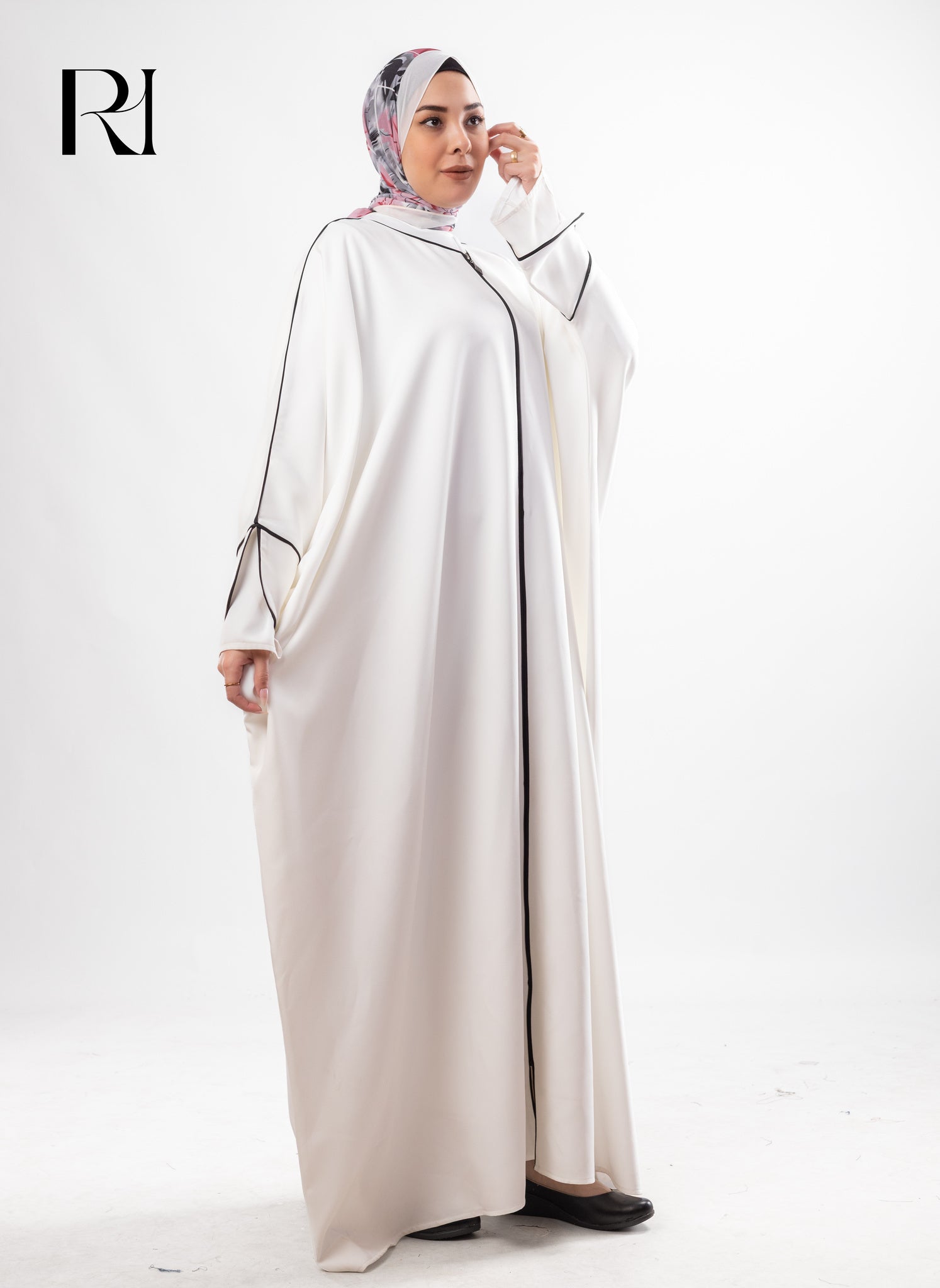 Layal Noir Soft Crepe Abaya - Off White