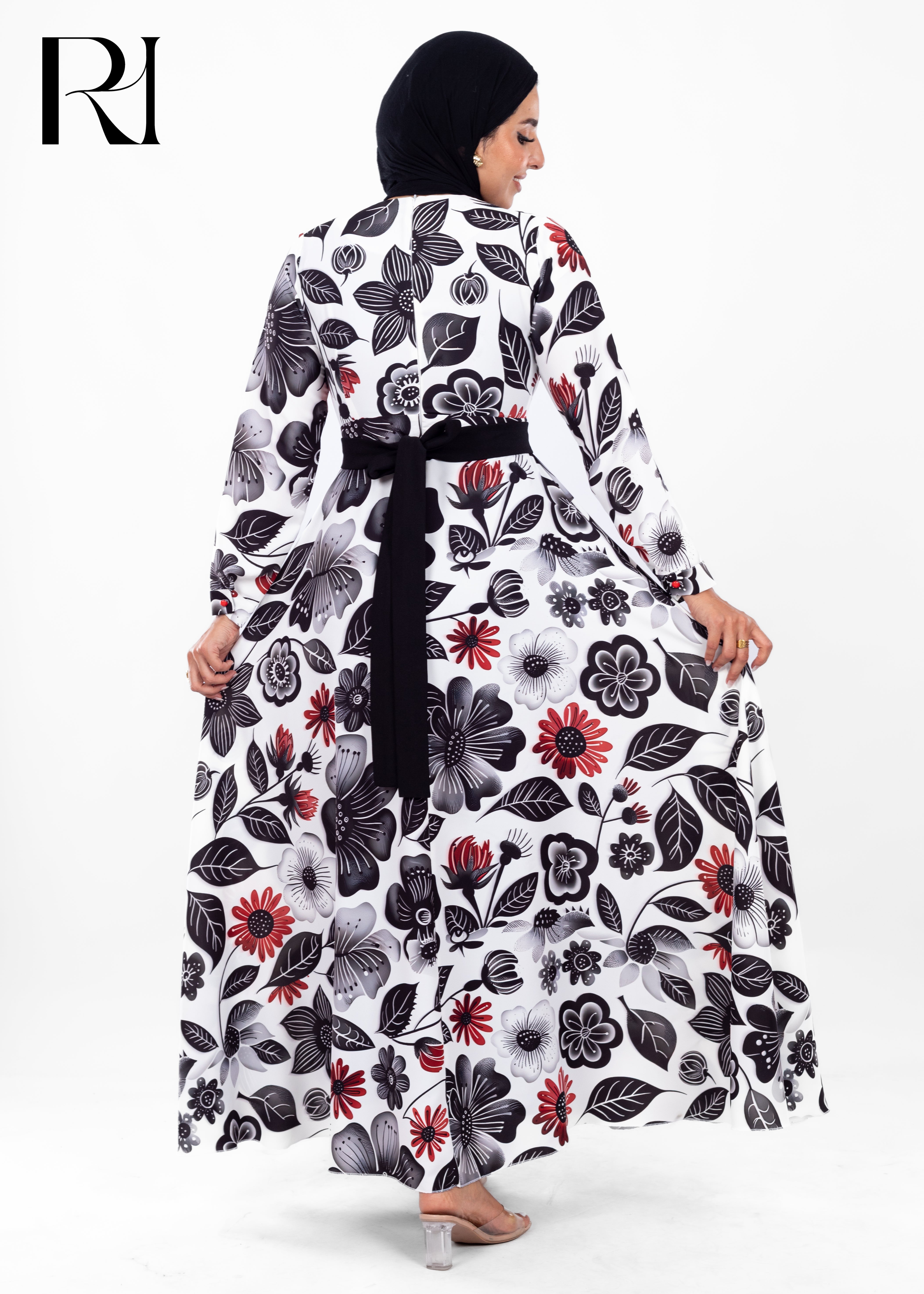 Mahira Floral Satin Touch Maxi Dress – Crisp White Floral