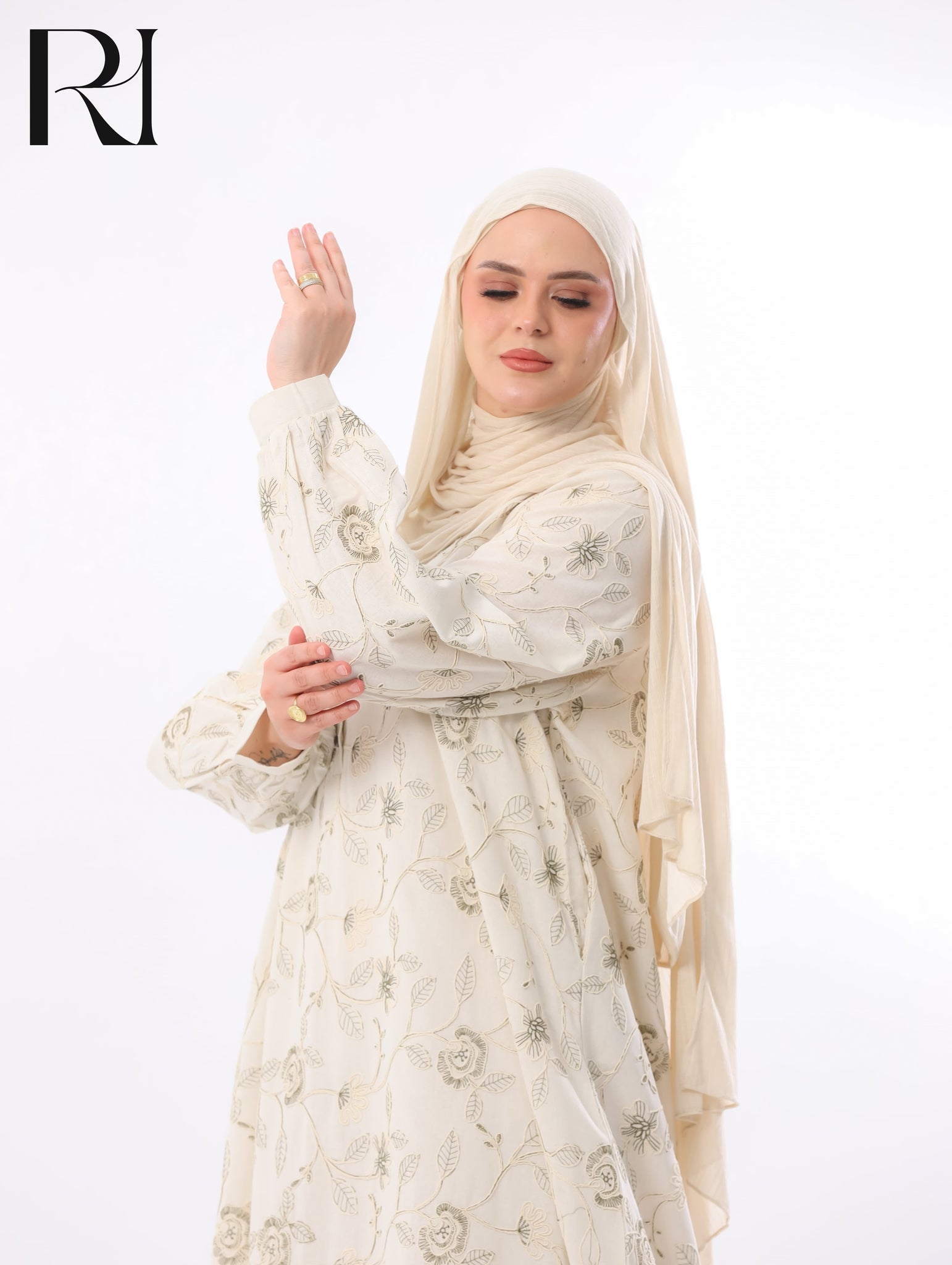 Safa Embroidered Linen-Blend Maxi Dress – Ivory Floral