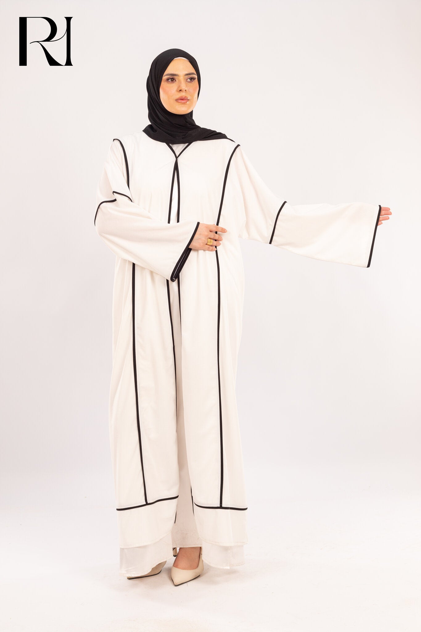 Alia White & Onyx Piped Abaya Set - Ruehaya