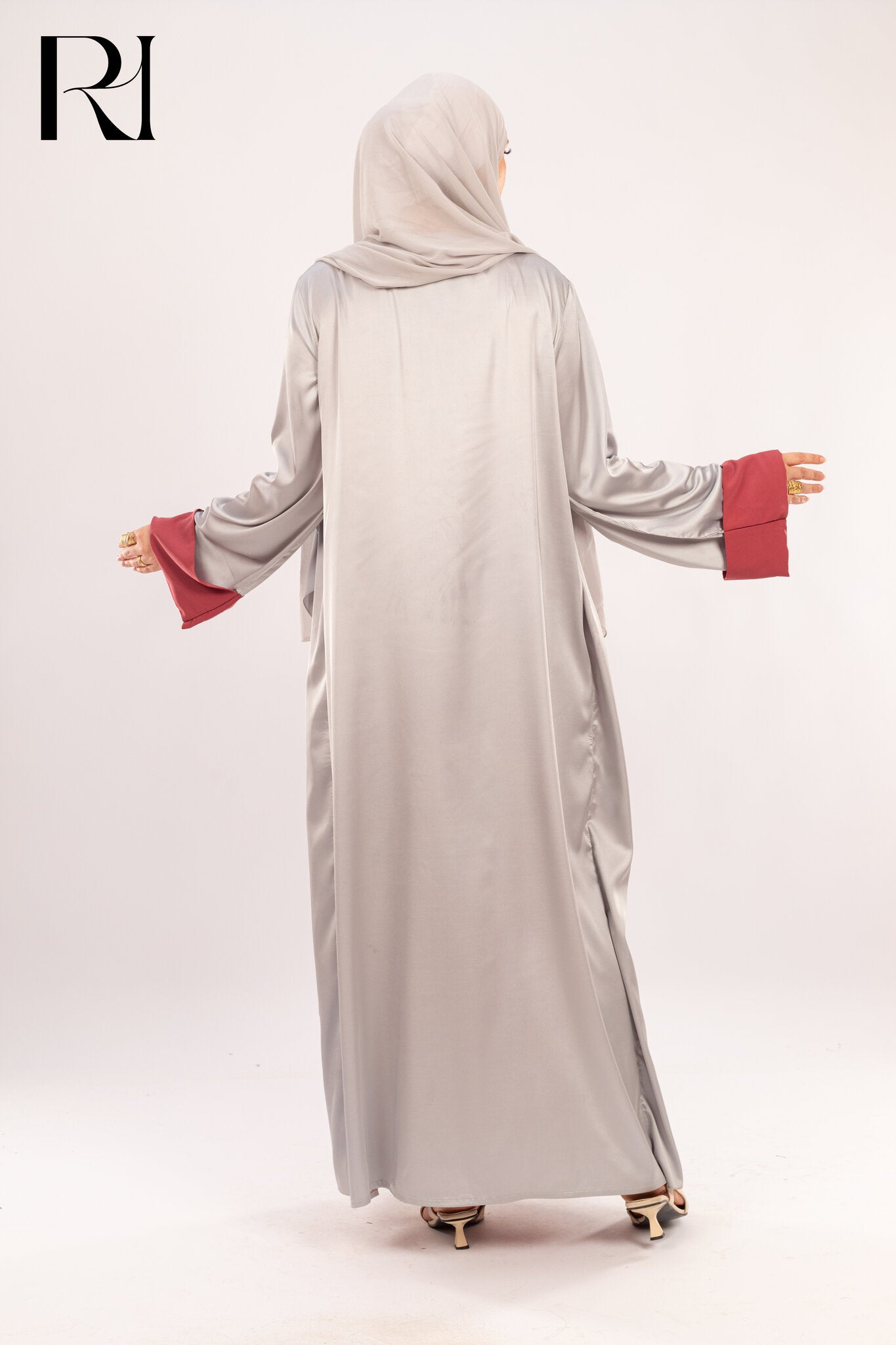 Amira Silver & Rosewood Two - Piece Abaya Set - Ruehaya