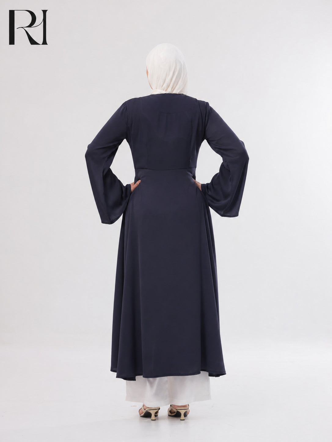 Rahaf Soft Lightweight Silk Two-Piece Set – Navy & White
