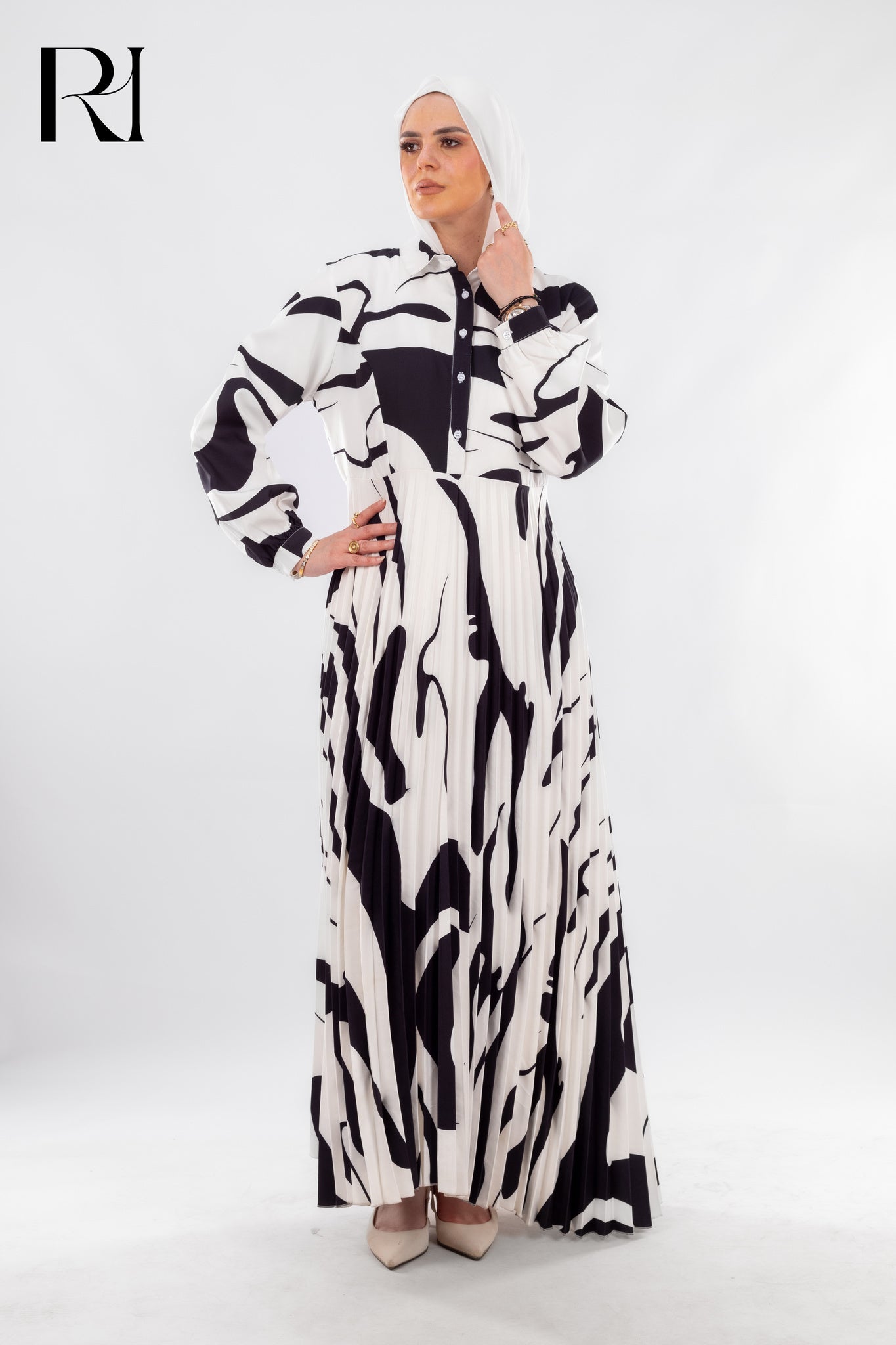 Elegant Black & White Brushstroke Pleated Maxi Dress Modest Art Inspired Style - Ruehaya