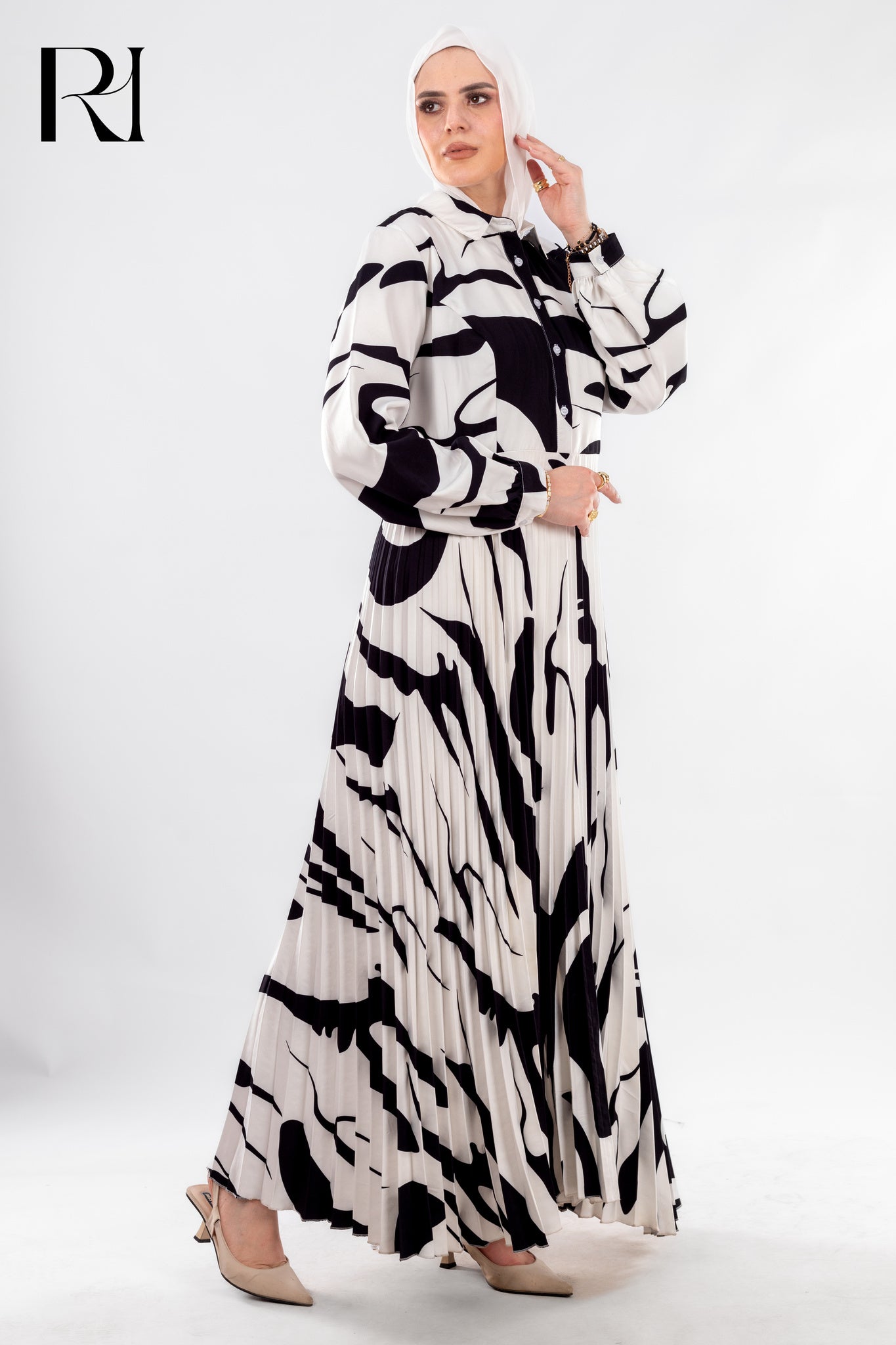 Elegant Black & White Brushstroke Pleated Maxi Dress Modest Art Inspired Style - Ruehaya