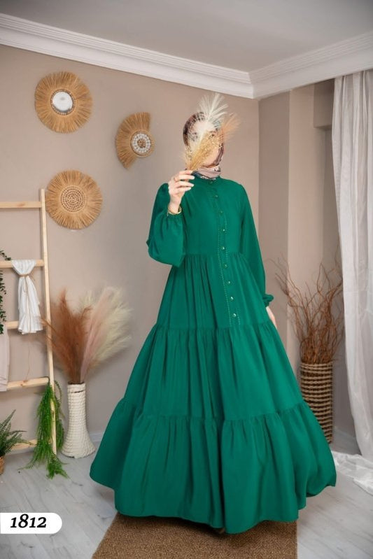 Emerald Tiered Maxi Dress Flowing Elegance for Every Occasion - Ruehaya