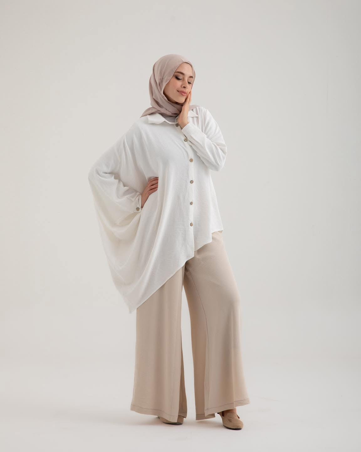 Layal Ivory Flow Asymmetrical Shirt with Wide Leg Trousers Set - Ruehaya