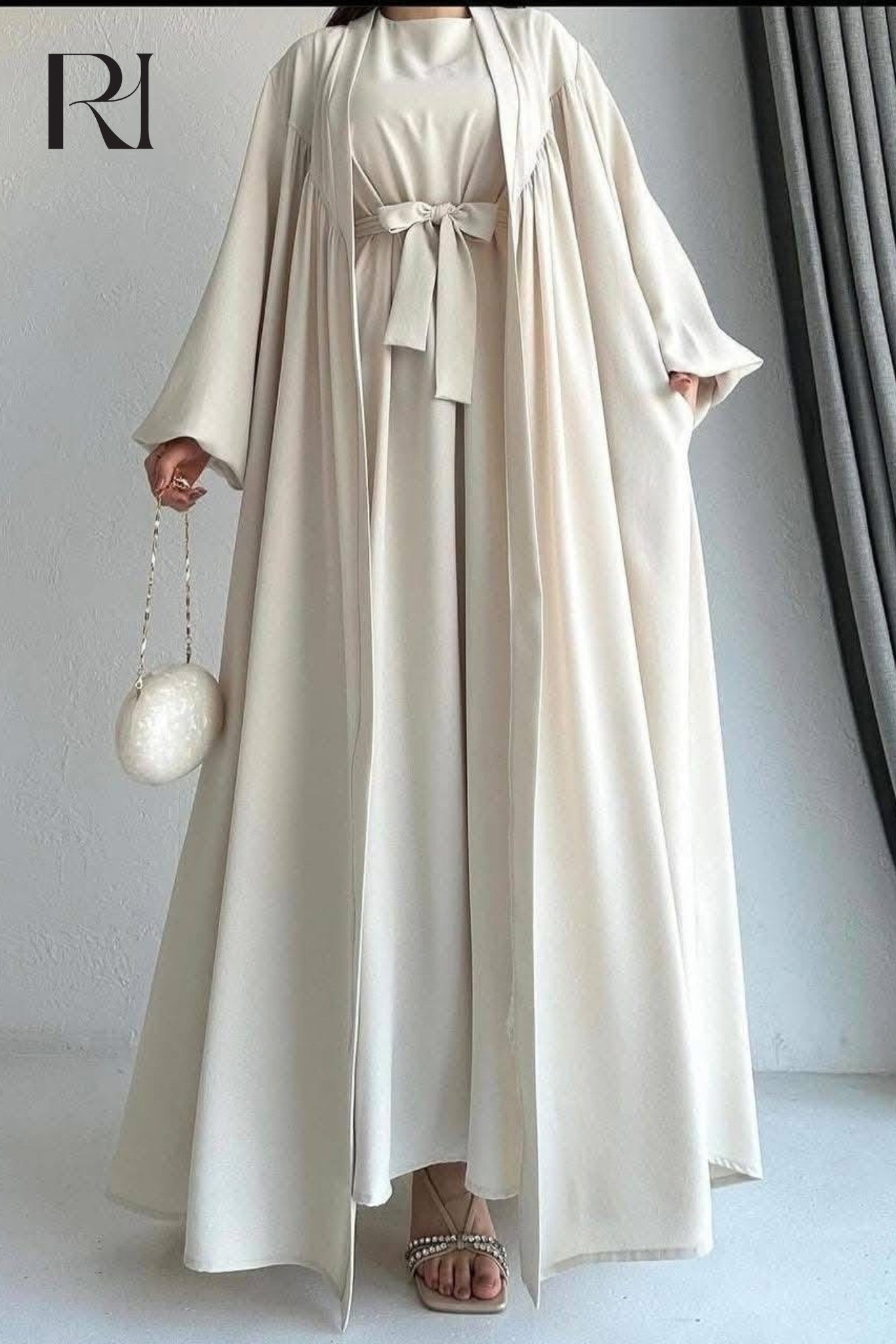 Off white Flowy Abaya Set - Ruehaya