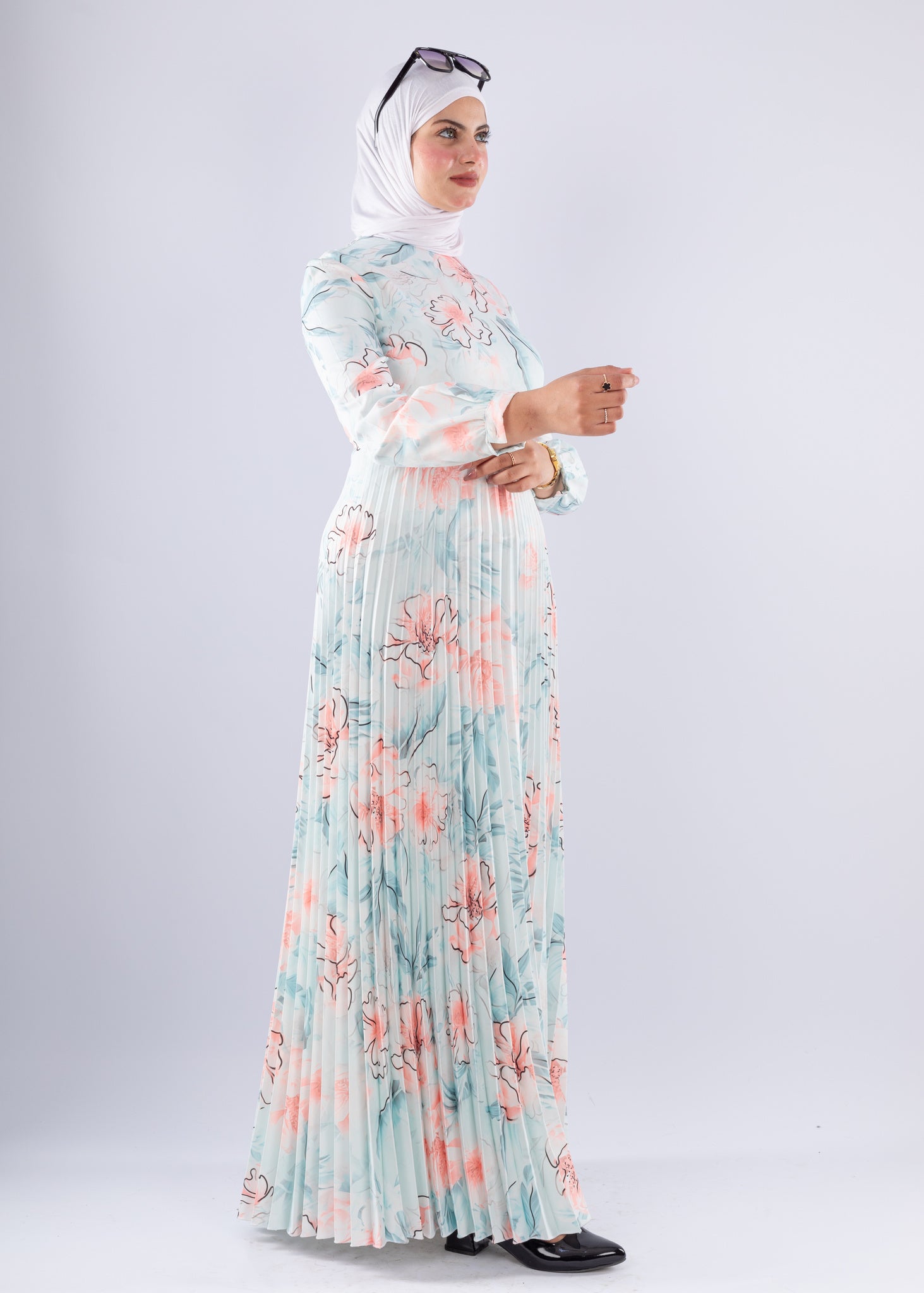 Sereen Elegant White Floral Pleated Modesty Dress - Ruehaya