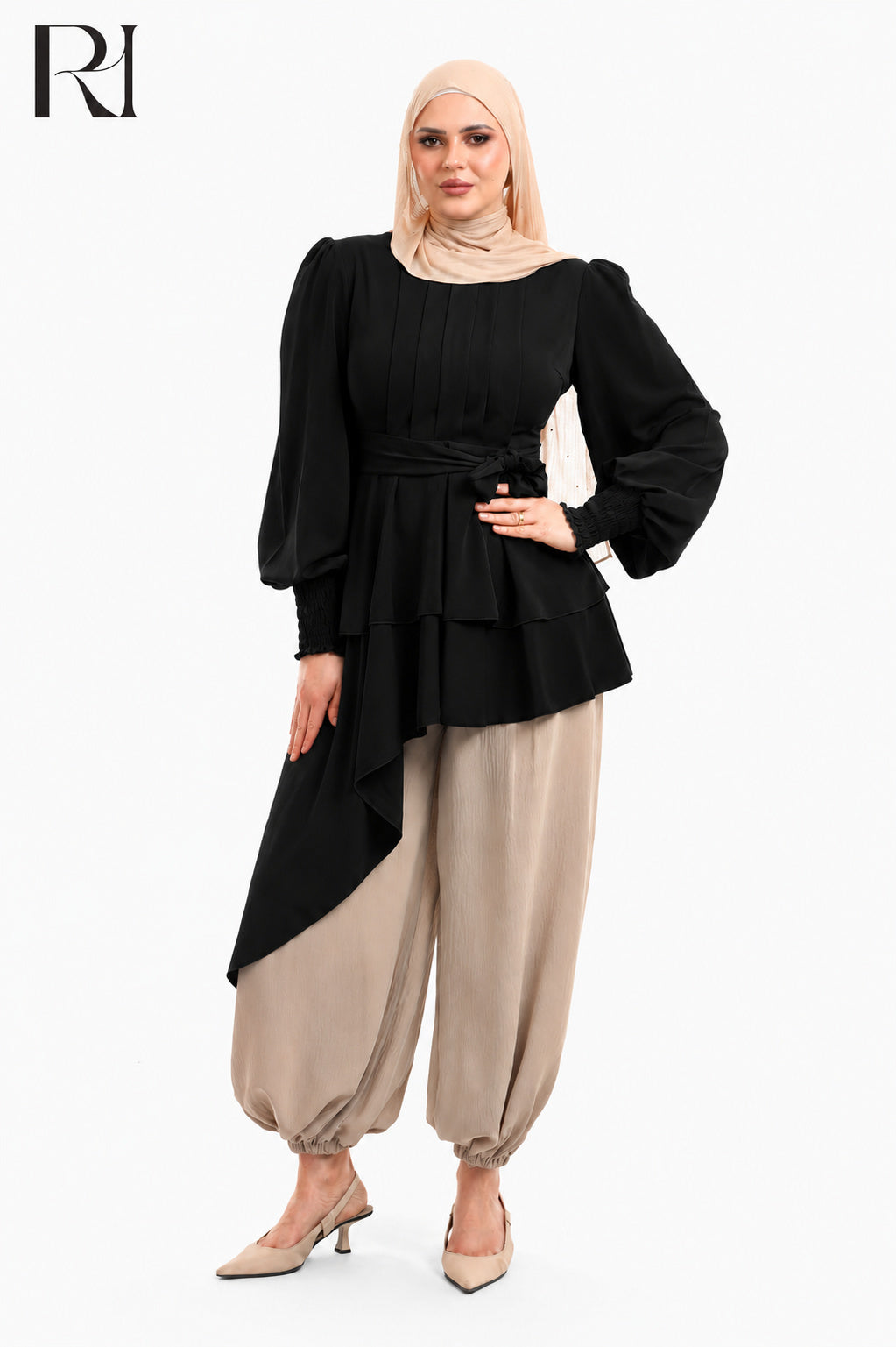 Alya Contrast Linen Silk Two Piece Set - Black & Beige